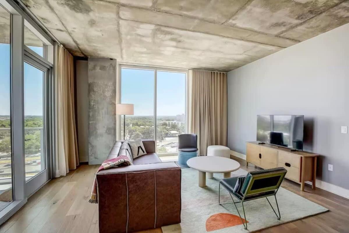 Villa High Rise In The Heart Of Atx Austin Exterior foto
