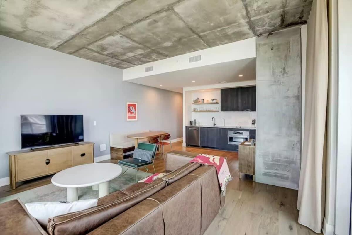 Villa High Rise In The Heart Of Atx Austin Exterior foto