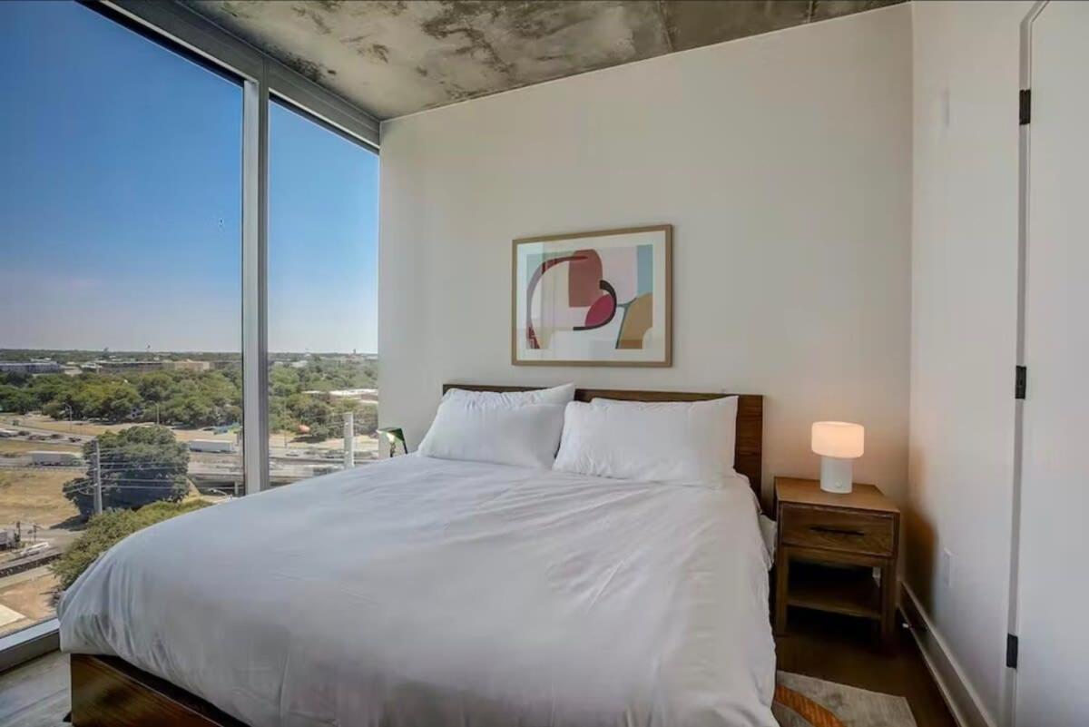 Villa High Rise In The Heart Of Atx Austin Exterior foto