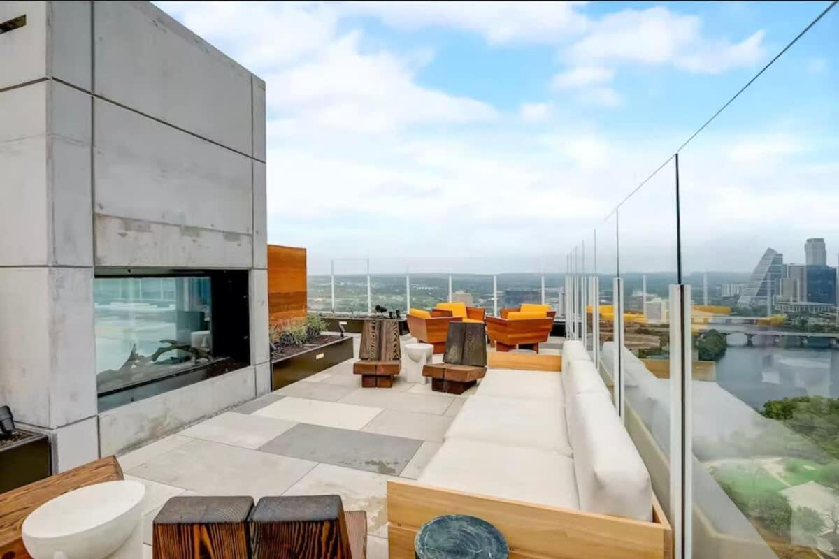 Villa High Rise In The Heart Of Atx Austin Exterior foto